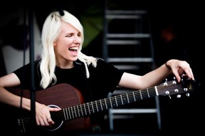 Carley CVLOG youtuber guitar lessons